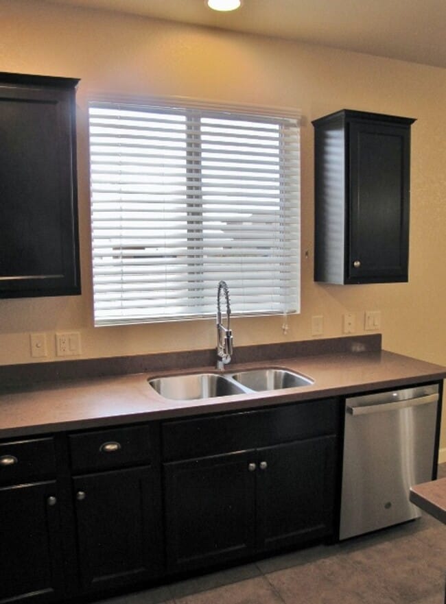 Building Photo - 5BR/2.5BA/3CG, 2808 sq.ft. home in Reflections at Valiente subdivision, Sierra Vista, AZ