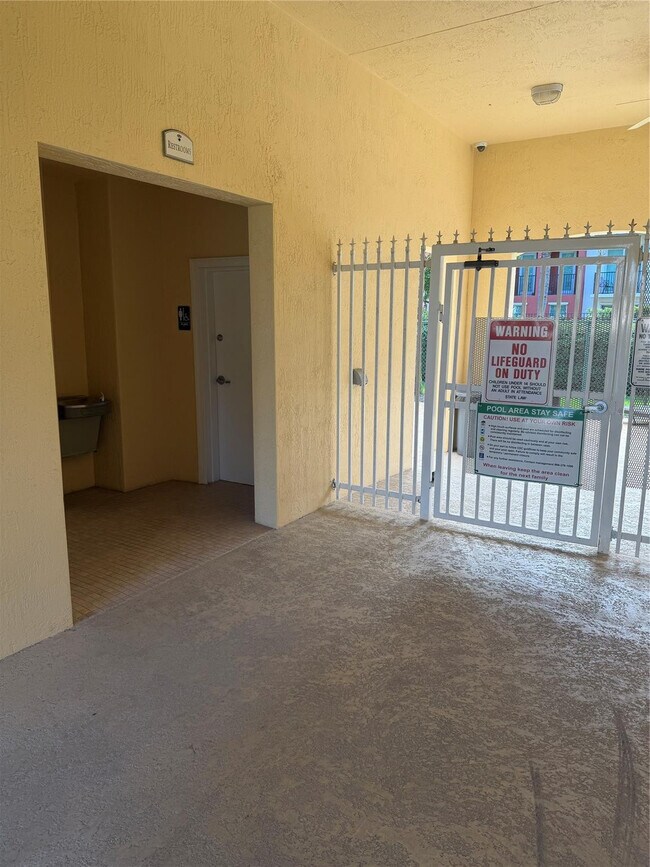 Building Photo - 3340 Palomino Dr