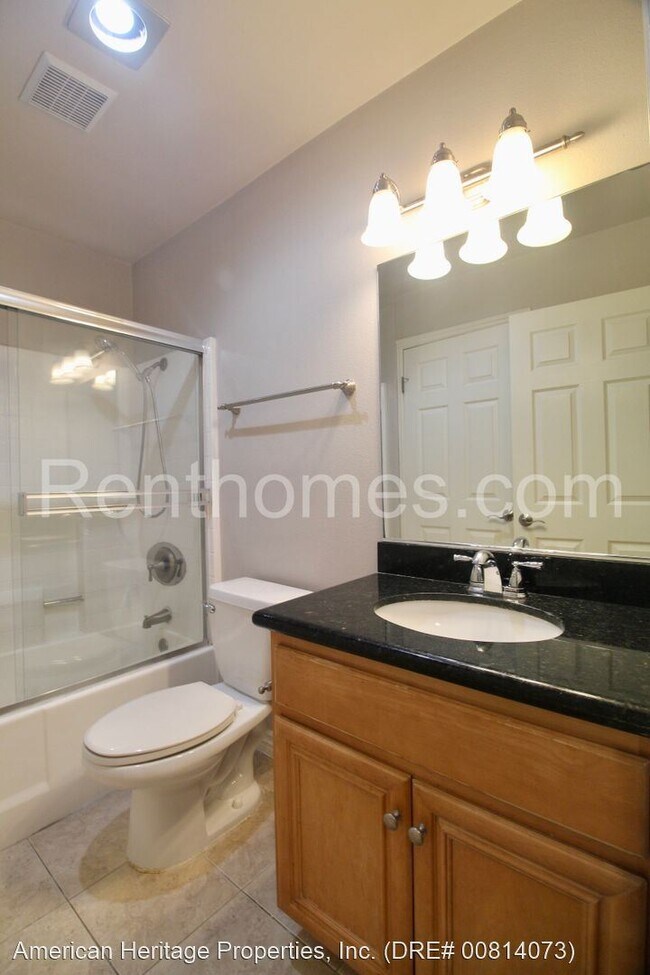 Building Photo - 2 br, 2 bath House - 9929 Erma Road #103