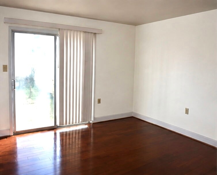Building Photo - 1648 Angela Dr