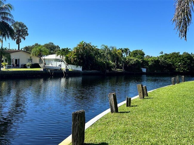 Primary Photo - 3004 NE 5th Terrace