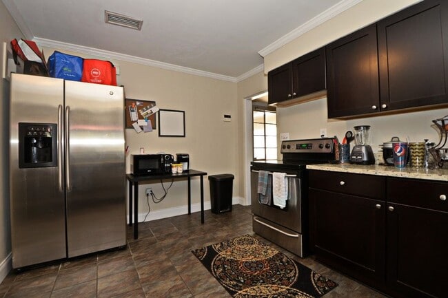 Building Photo - 2 Bed | 1 Bath near SODO
