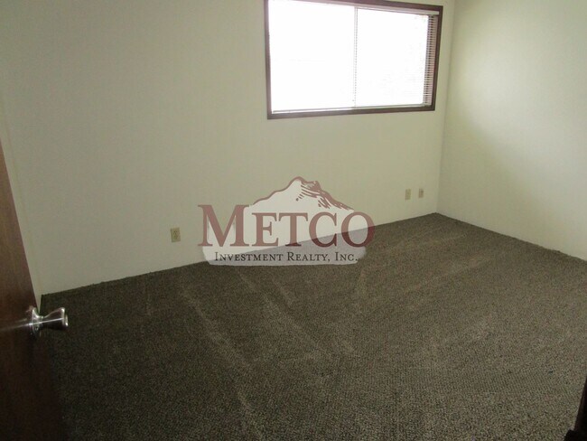 Building Photo - 04703