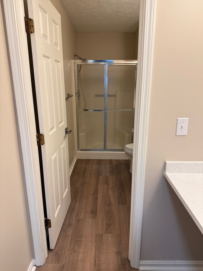 Building Photo - 1390 Cedarwood Dr