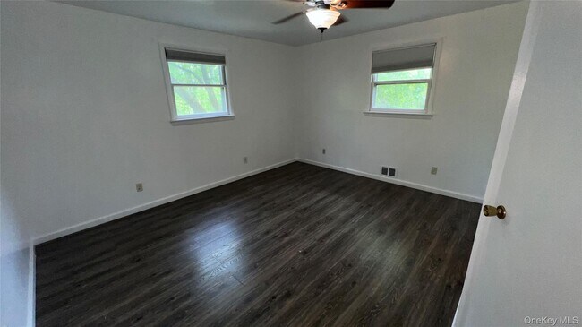 Building Photo - 315 W Main St