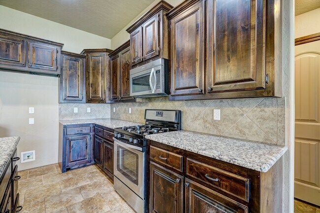 Building Photo - AVAILABLE THE END OF APRIL! 3 OR 4 BDRM, 2 BATHRM, 2 CAR & STORM SHELTER