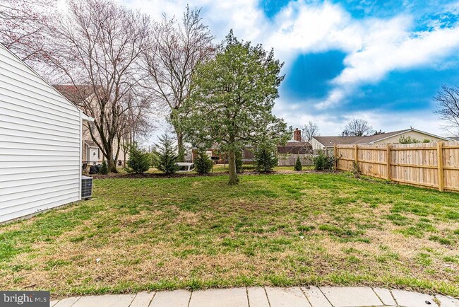 Building Photo - 4801 Apple Tree Dr