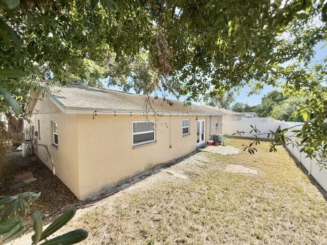 Building Photo - 6943 Buhrley Terrace N