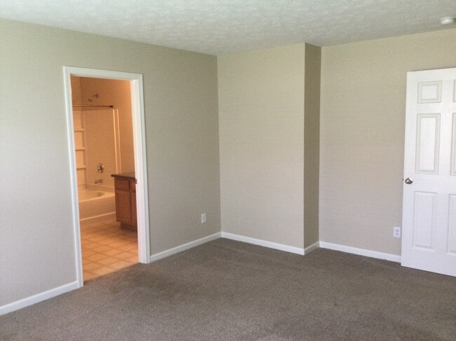 Building Photo - 1046 Swinton Way