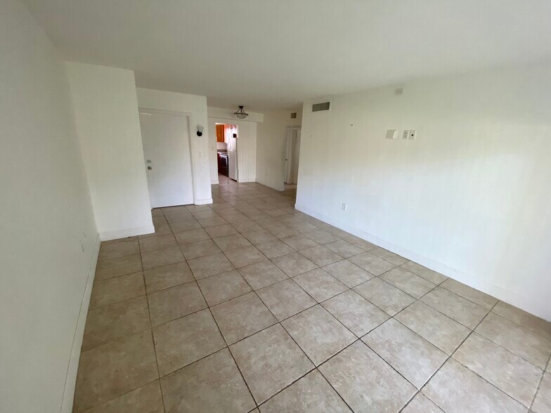 Primary Photo - 7610 SW 82nd St