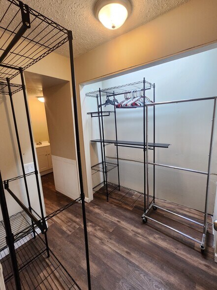 Building Photo - 2119 US-421