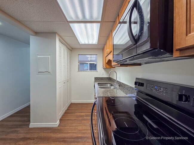 Building Photo - 711 SW 75th St
