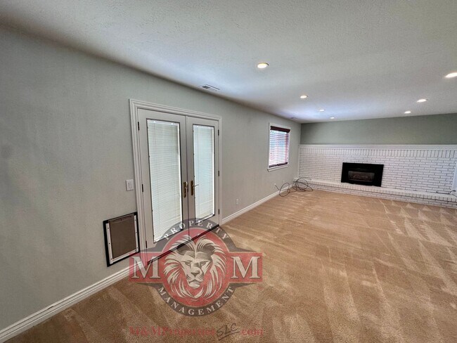 Building Photo - 4 Bed 3.5 Bath Beautiful Home In Sandy