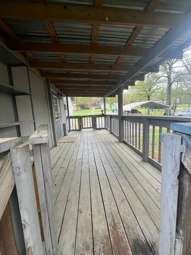 Building Photo - 17186 Countrywood