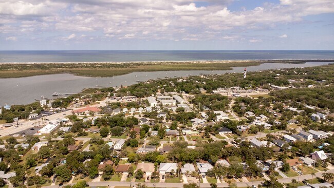 Building Photo - Davis Shores 3/2 Single Family Home