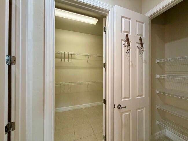 Building Photo - 2905 Siena Cir