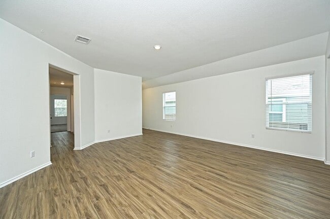 Building Photo - 180 Madrid