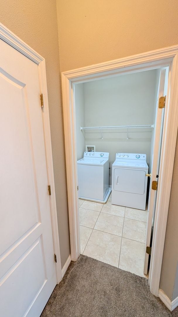 Building Photo - Two Bedrooms with floor plan at the same l...