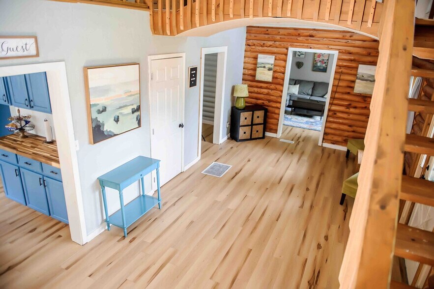 Building Photo - 264 Oak St