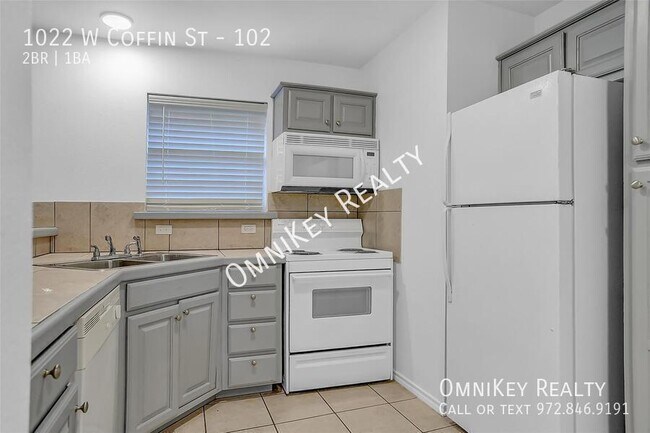 Building Photo - 1022 W Coffin St