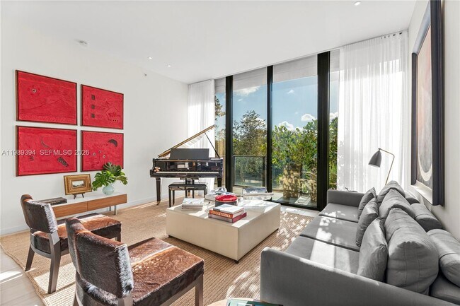 Building Photo - 3156 SW 27th Ave