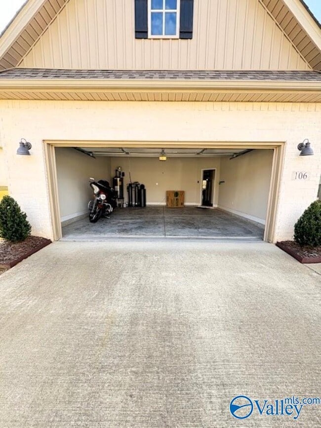 Building Photo - 106 Harvester Dr