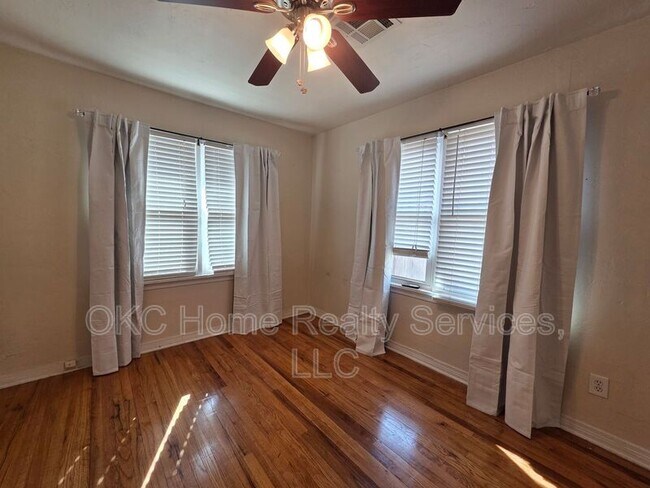 Building Photo - 3832 NW 17th St