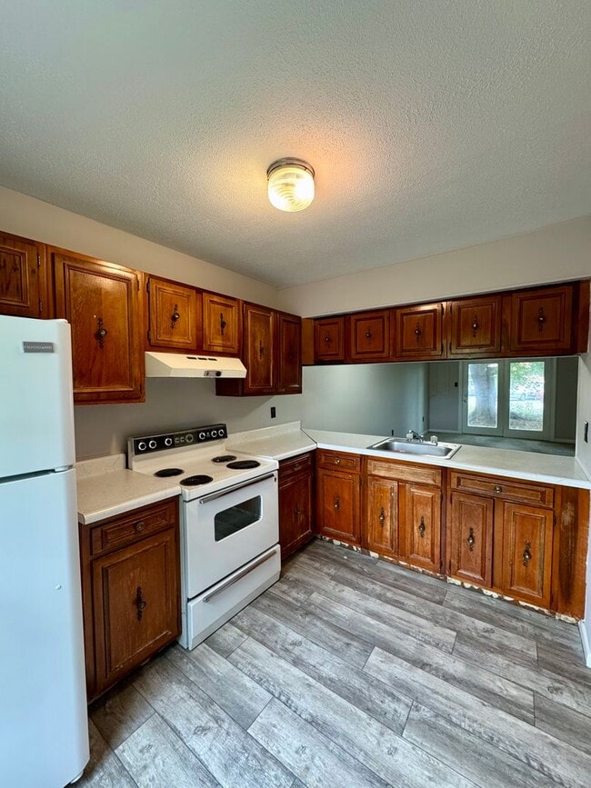 Building Photo - Townhouse for Rent in Broadway