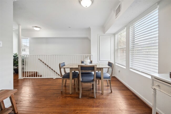 Building Photo - 1105 Tulane St