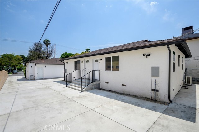 Building Photo - 1007 W Angeleno Ave