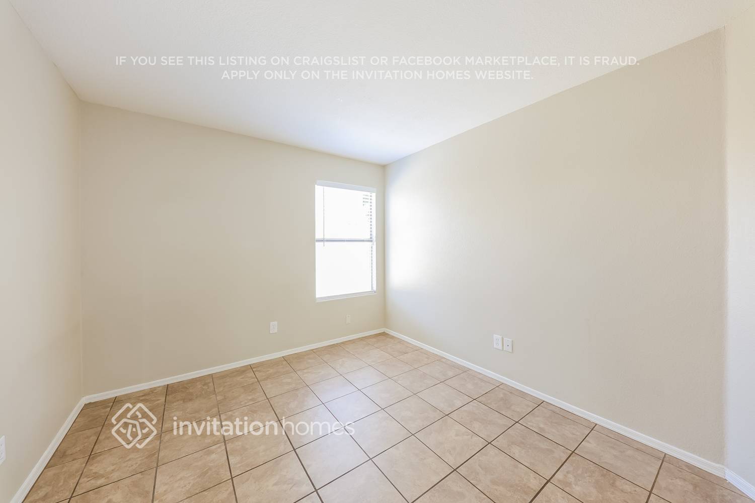 Building Photo - 12910 W Holly St