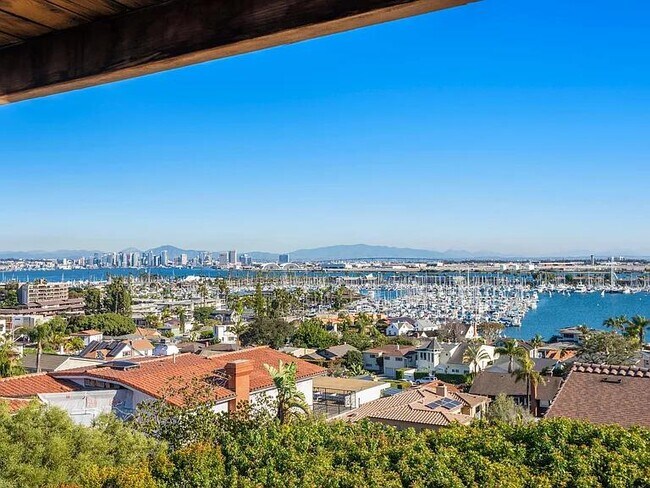Building Photo - 945 Harbor View Dr