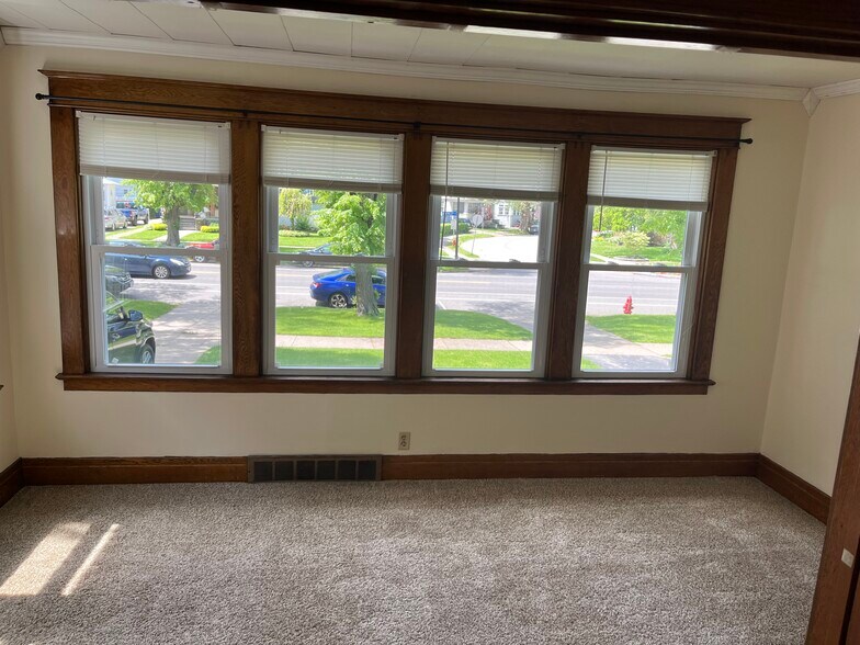 Building Photo - 481 McKinley Pky