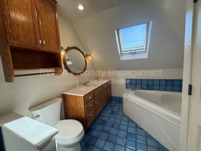 Building Photo - 408 Galvin Cir