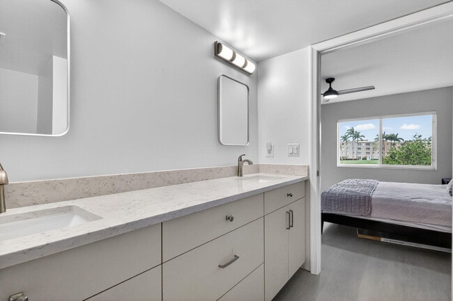 Building Photo - 12547 Imperial Isle Dr