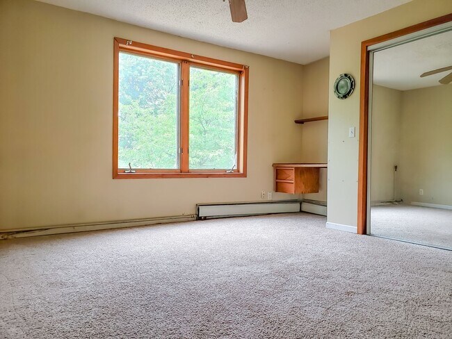 Building Photo - 2721 Fremont Ave S