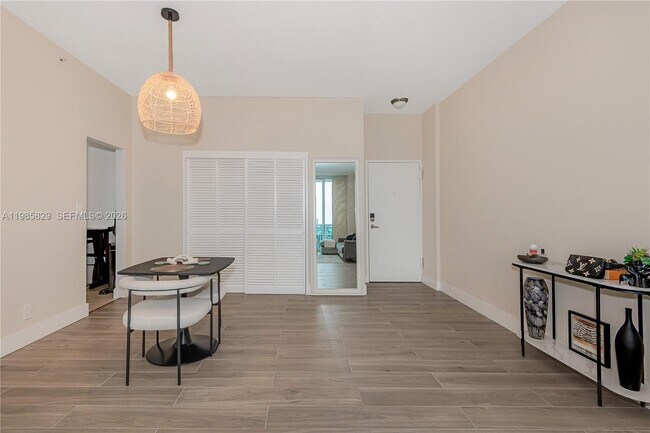 Building Photo - 3001 S Ocean Dr