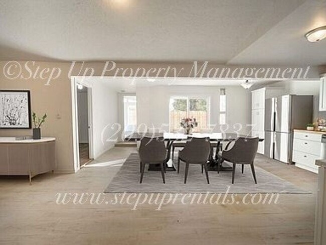 Building Photo - Hwy 49 11240