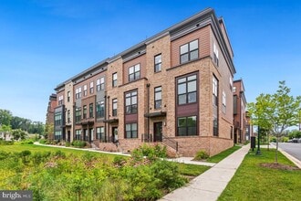 Building Photo - 3104 Royal Fern Pl