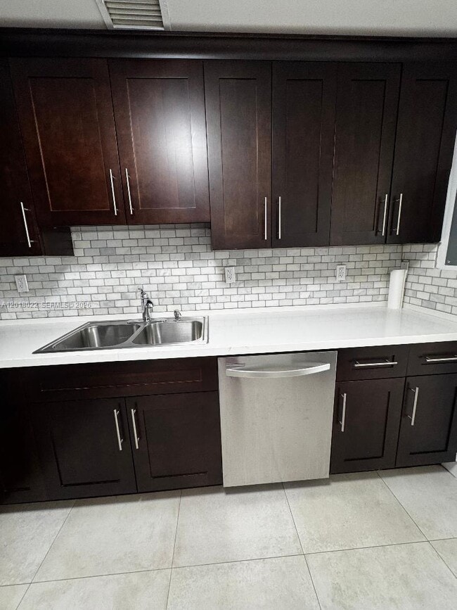 Building Photo - 5401 SW 77th Ct