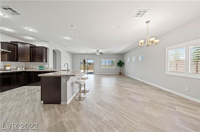 Building Photo - 4 bed+loft Green Valley Home w/City Views