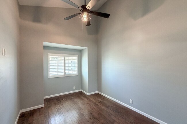 Building Photo - 4950 Nautilus St