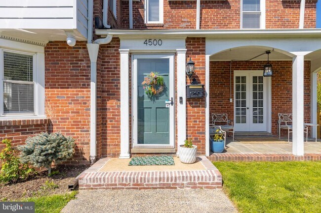 Primary Photo - 4500 Eastway Ct