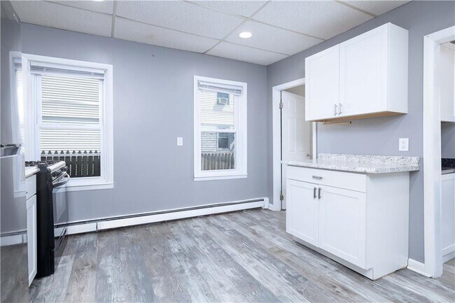 Building Photo - 156 Urban Ave