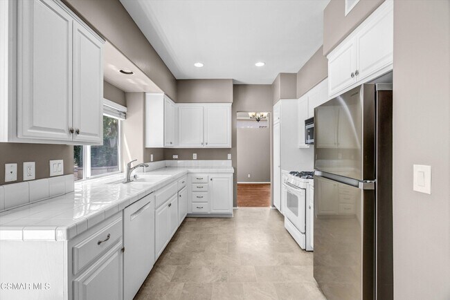 Building Photo - 4759 Rhapsody Dr