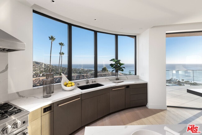 Building Photo - 1218 Coronado Dr