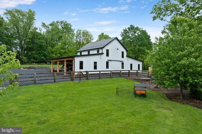 Building Photo - 2406 Upper Ridge Rd