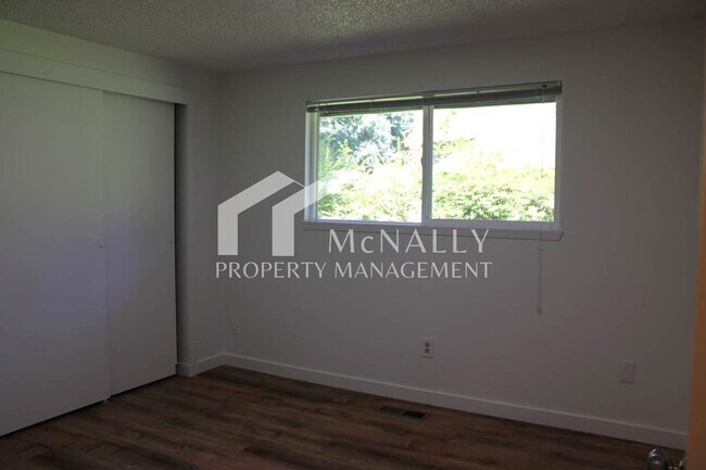 Building Photo - 4712/4714 Reid Dr.