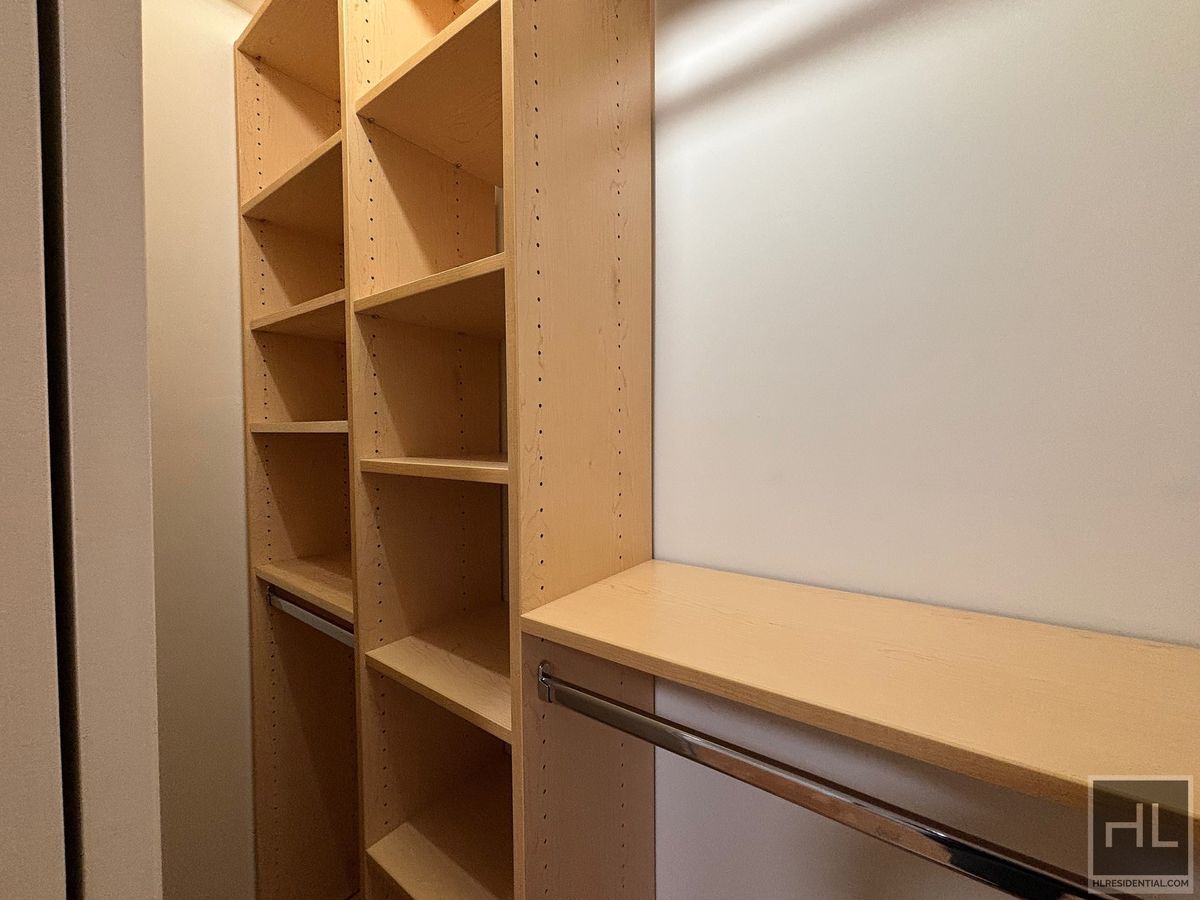 Building Photo - Fourth Avenue