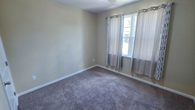 Building Photo - 506 Hogwart Ln